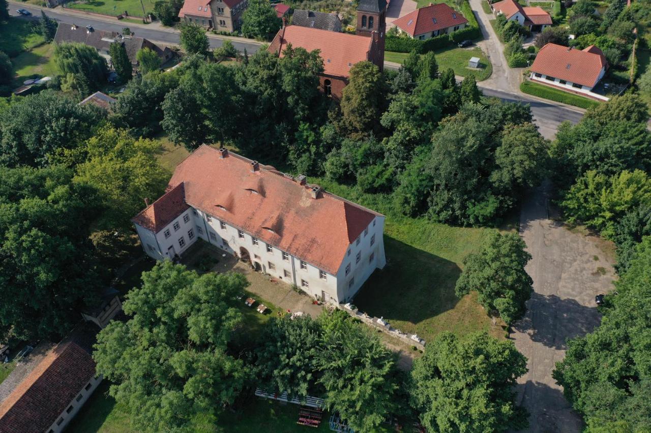 Event- Kultur & B&B Kunst Schloss Neuenhagen Uebernachten Im Denkmal Бад Фрайнвалде Екстериор снимка